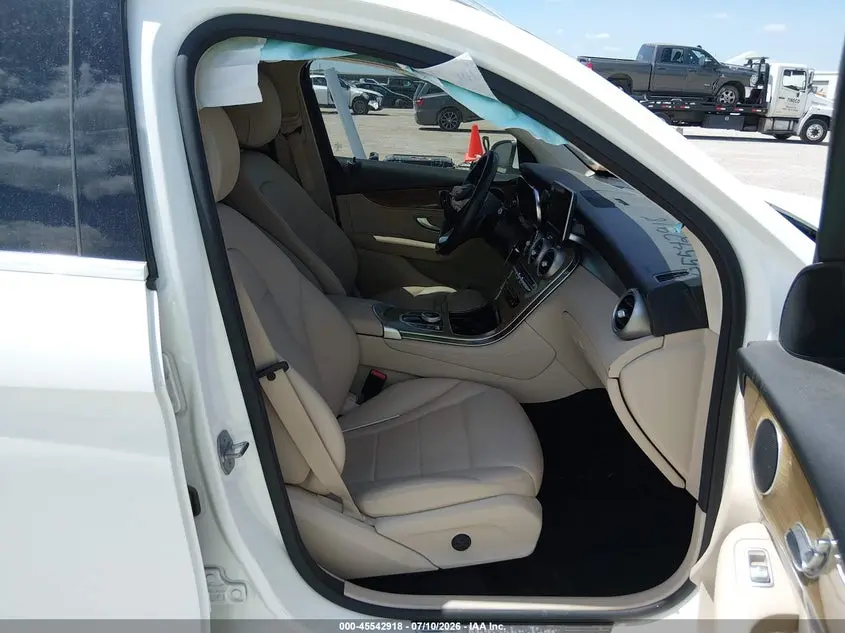 2018 MERCEDES-BENZ GLC 300  