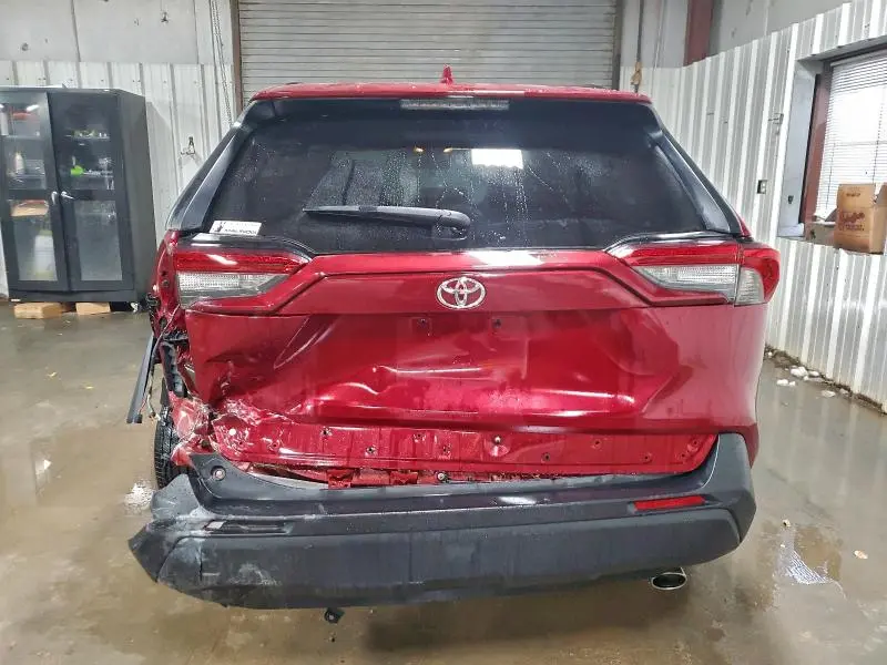 2021 TOYOTA RAV4 XLE  