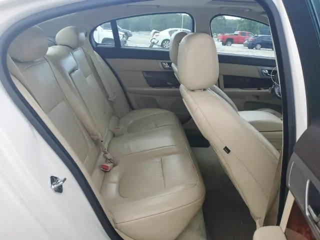 2010 JAGUAR XF PREMIUM  