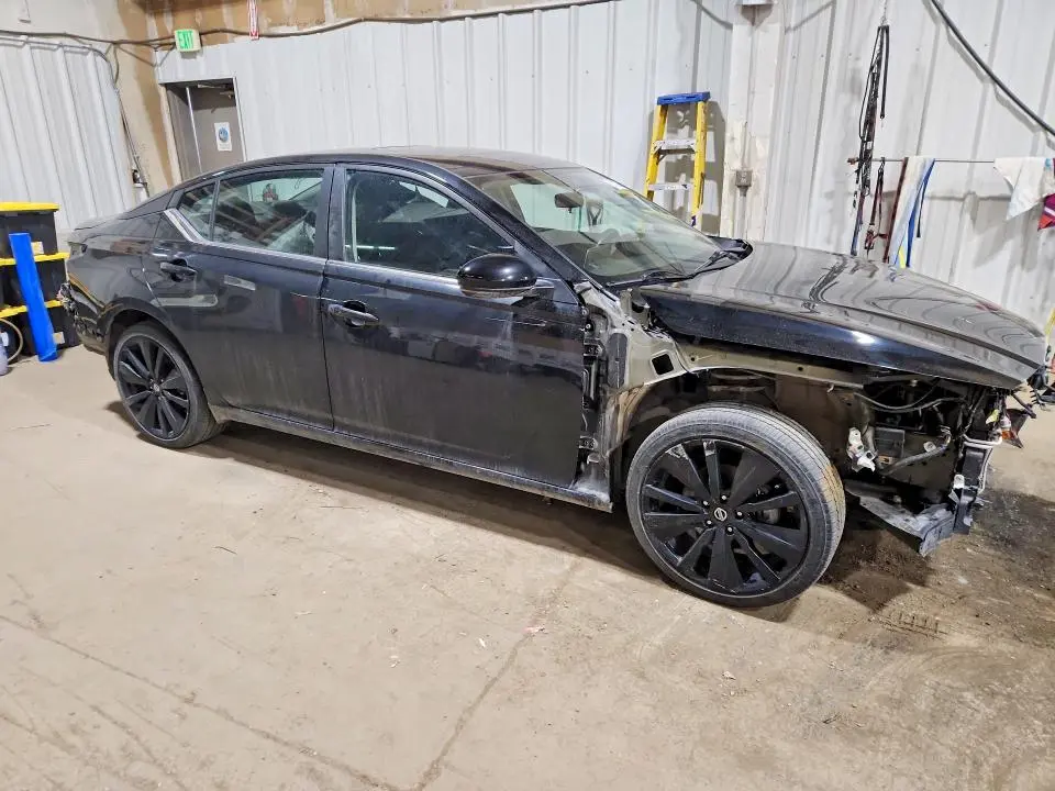 2022 NISSAN ALTIMA SR  