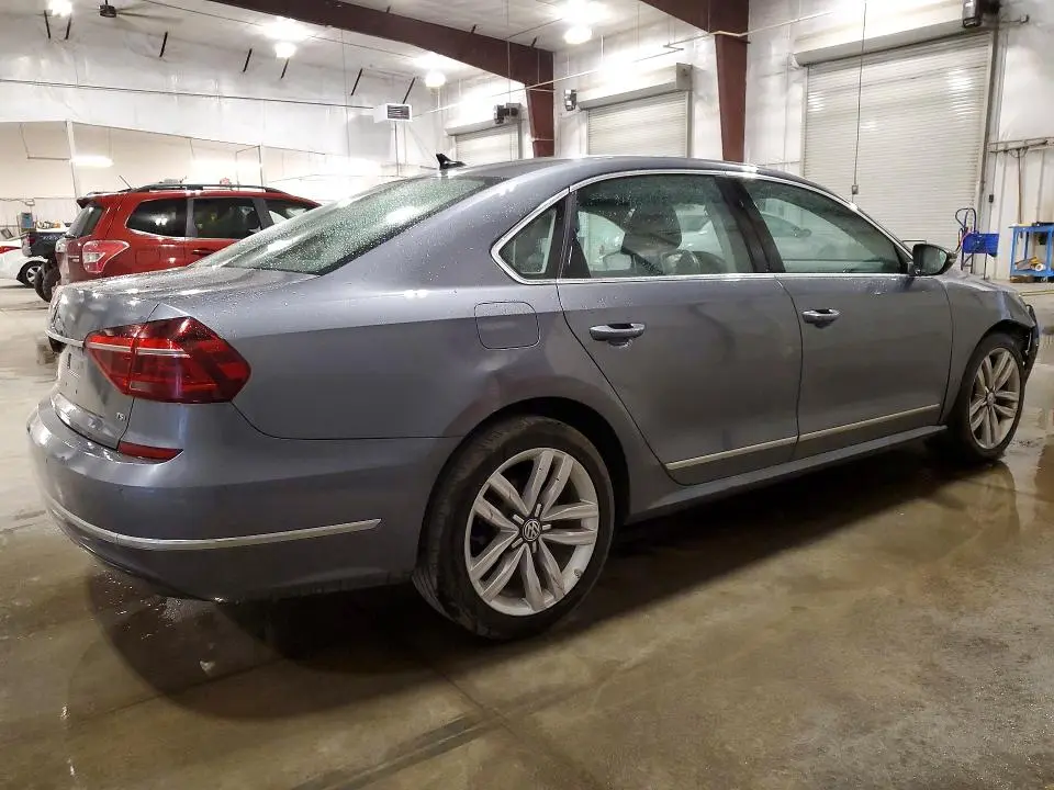 2017 VOLKSWAGEN PASSAT SE  