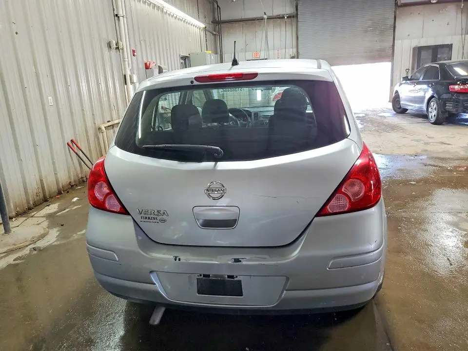 2011 NISSAN VERSA 1.8 S  