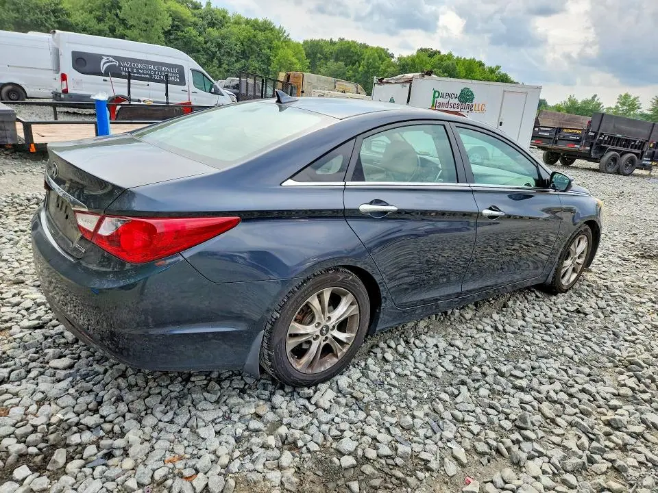 2011 HYUNDAI SONATA   