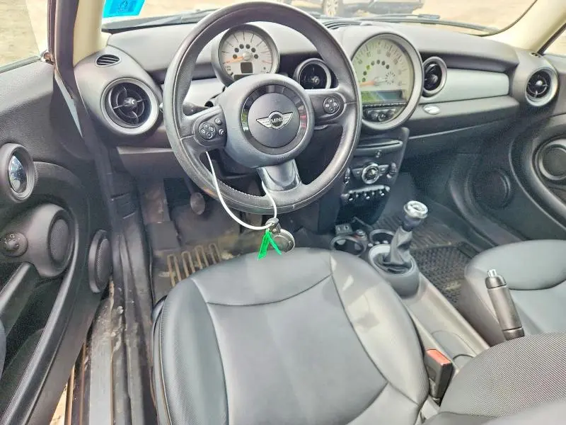 2013 MINI COOPER   