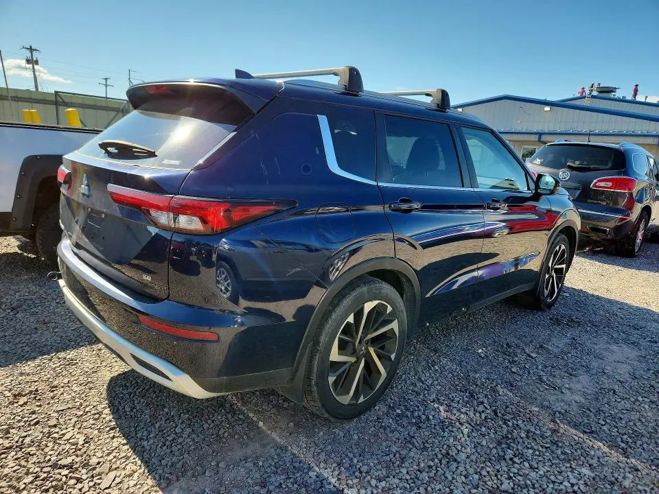 2022 MITSUBISHI OUTLANDER SE  