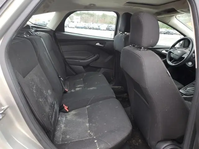 2016 FORD FOCUS SE  