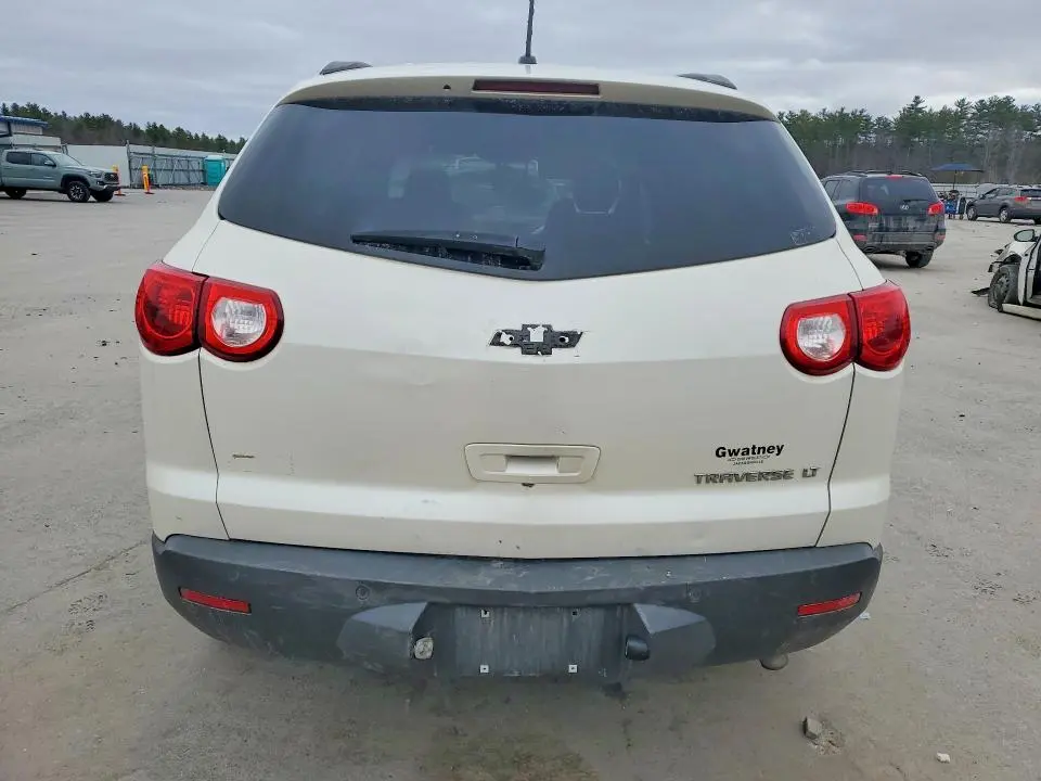 2011 CHEVROLET TRAVERSE LT  