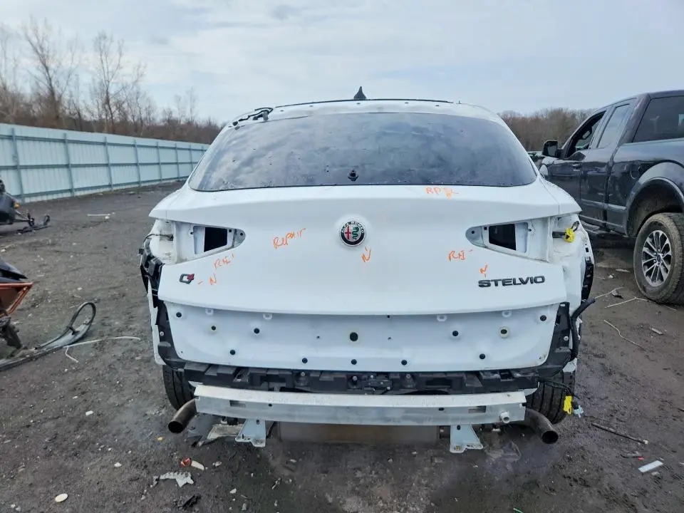 2021 ALFA ROMEO STELVIO TI  