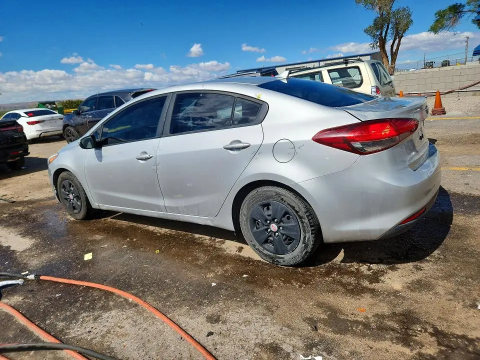 2017 KIA FORTE LX  