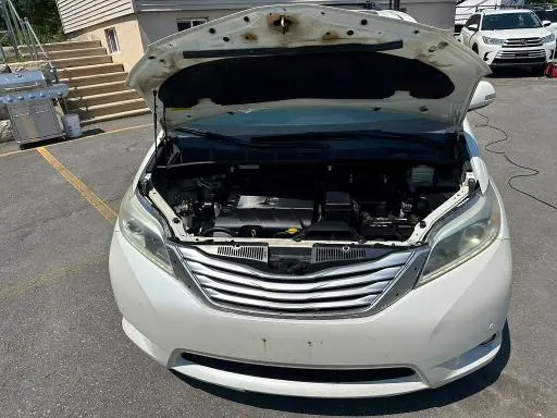 2016 TOYOTA SIENNA LIMITED PREMIUM 7-PASSENGER  