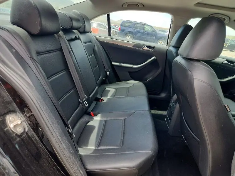 2017 VOLKSWAGEN JETTA SE  