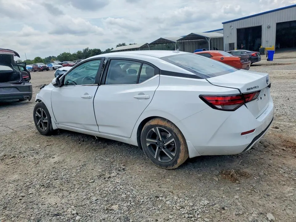 2025 NISSAN SENTRA SV  