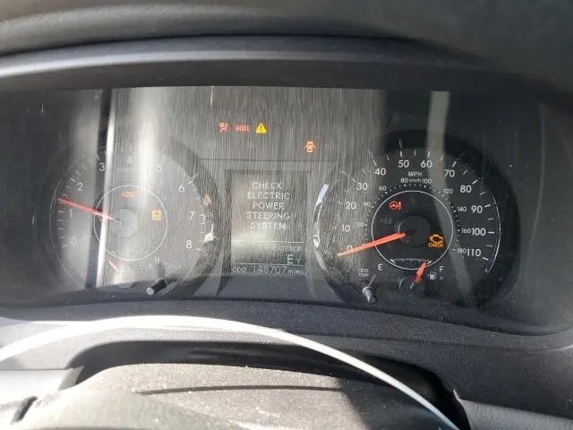 2017 TOYOTA SIENNA LE  