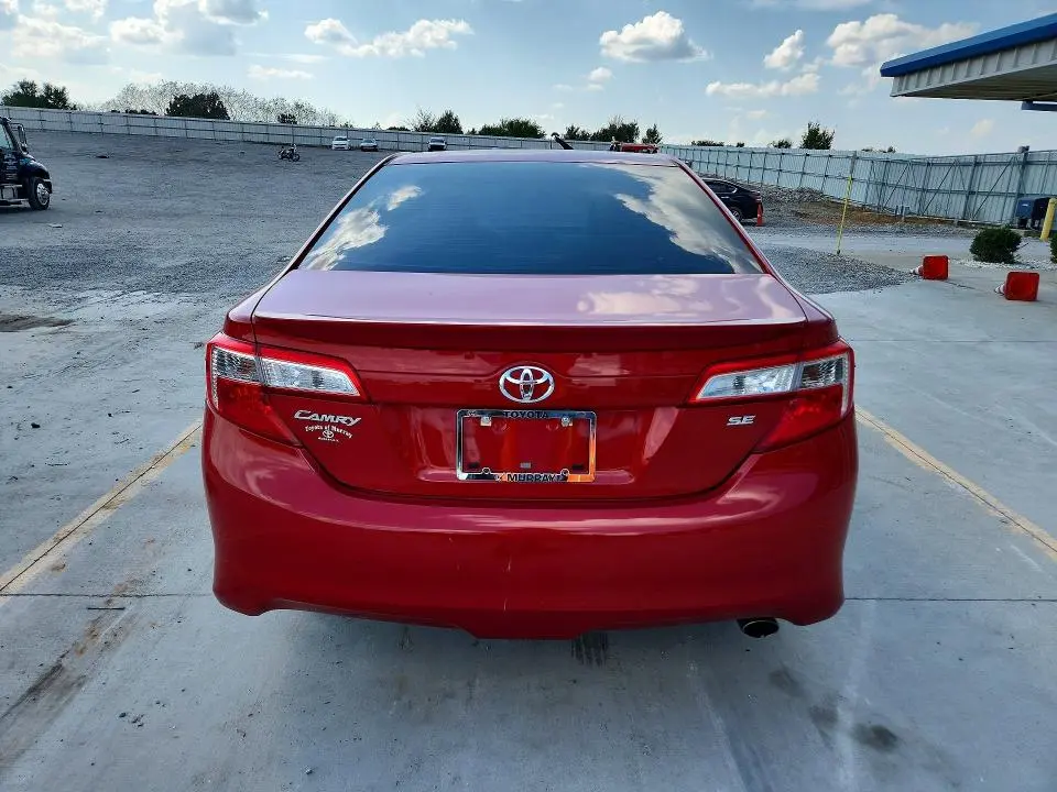 2013 TOYOTA CAMRY SE  