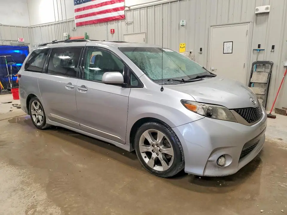 2012 TOYOTA SIENNA SPORT  