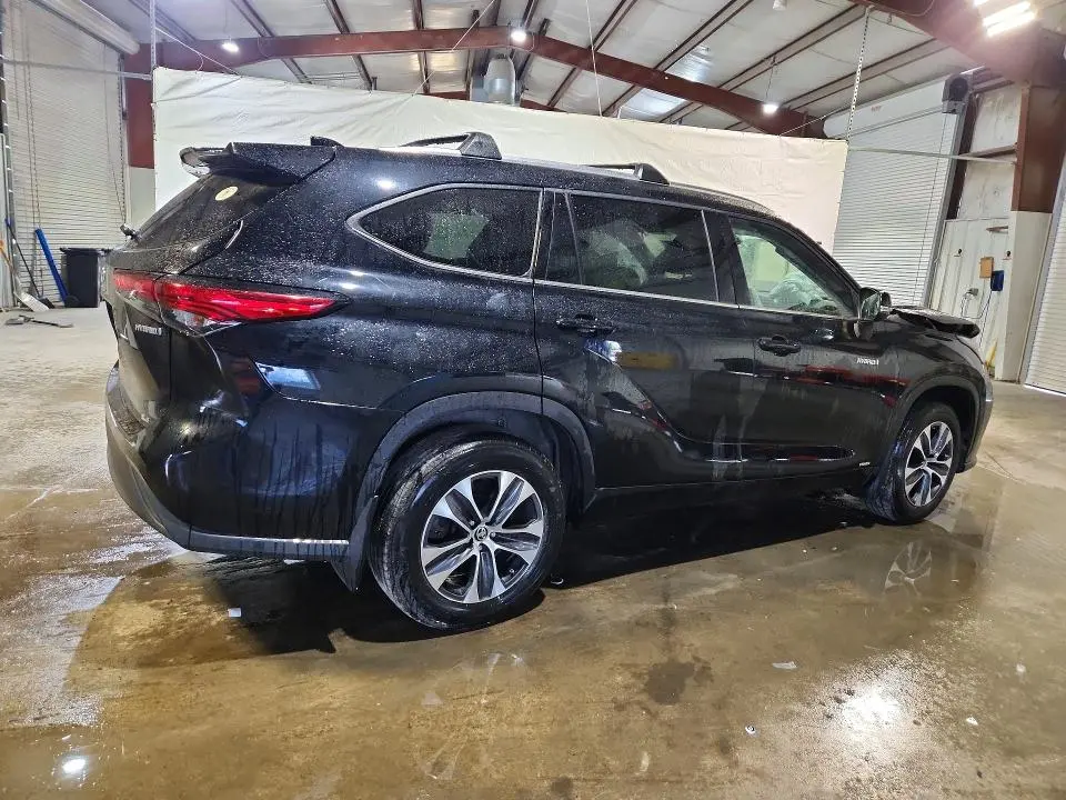 2021 TOYOTA HIGHLANDER HYBRID XLE  