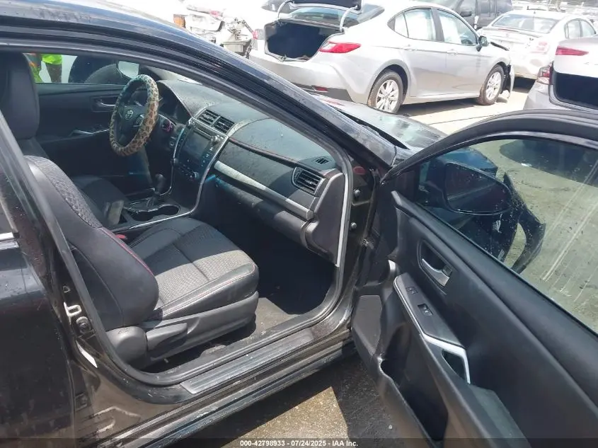 2015 TOYOTA CAMRY SE