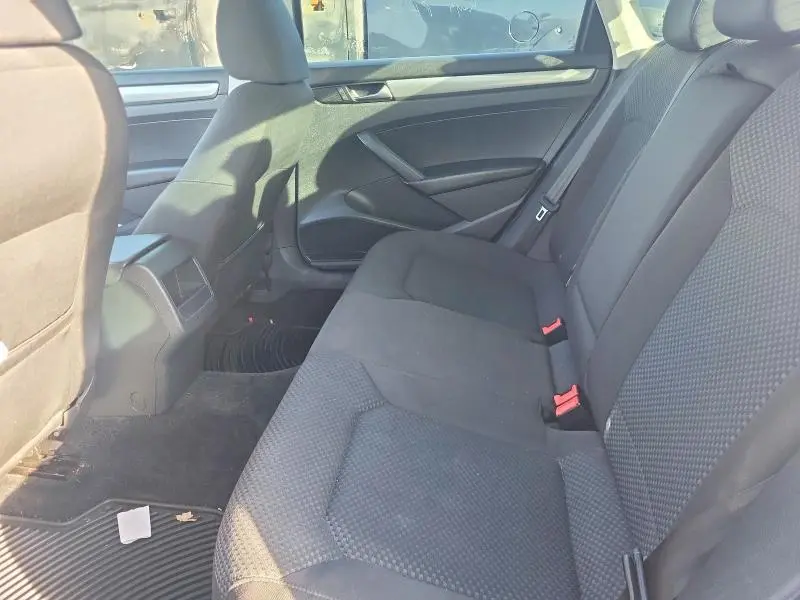 2013 VOLKSWAGEN PASSAT S  