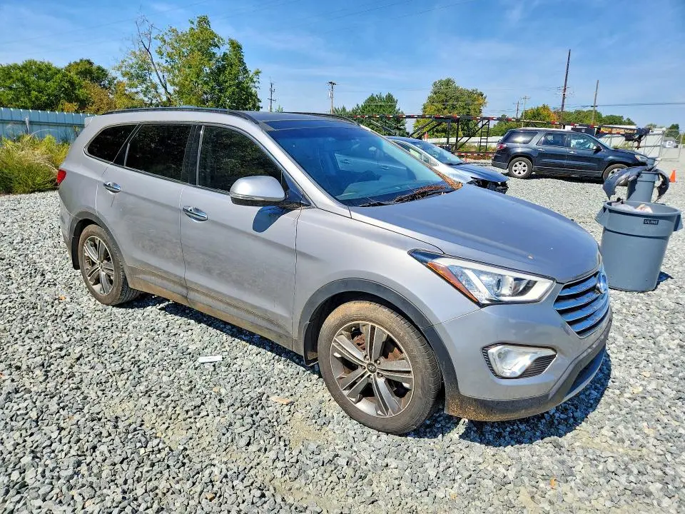 2016 HYUNDAI SANTA FE SE  
