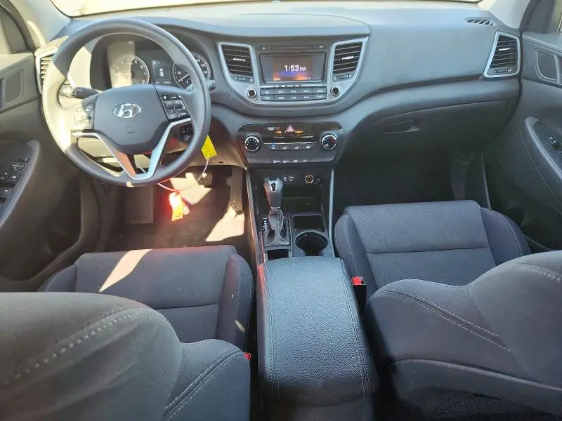 2018 HYUNDAI TUCSON SE  