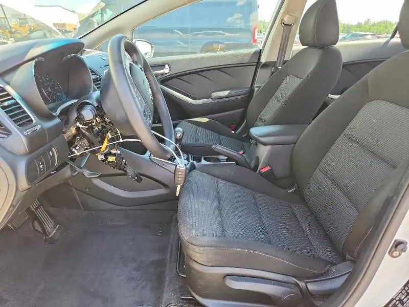 2017 KIA FORTE LX  