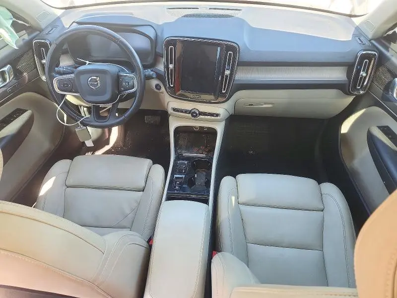 2019 VOLVO XC40 T5 INSCRIPTION  