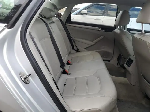 2014 VOLKSWAGEN PASSAT SE  