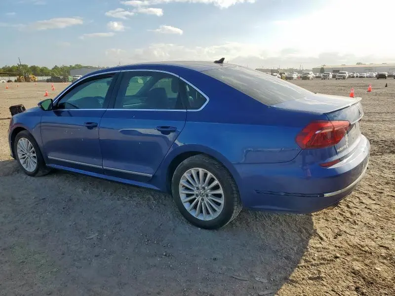 2017 VOLKSWAGEN PASSAT SE  