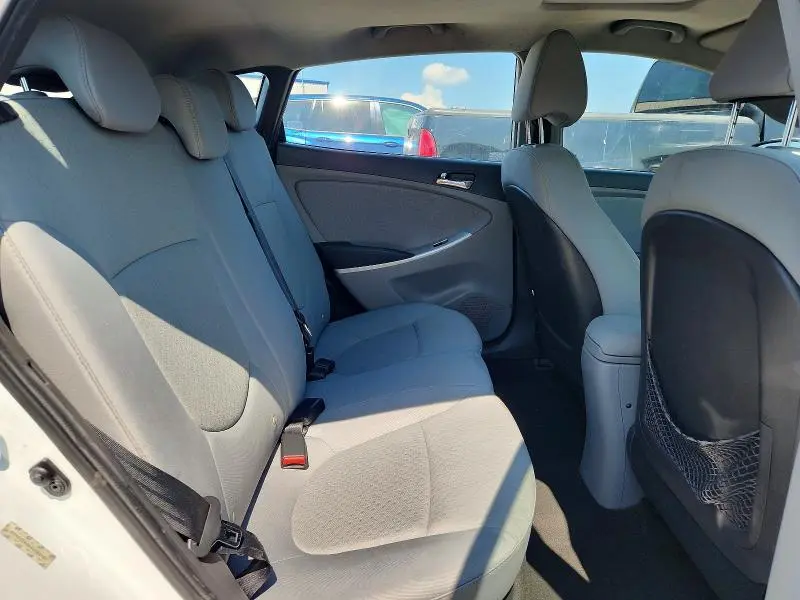 2013 HYUNDAI ACCENT SE  
