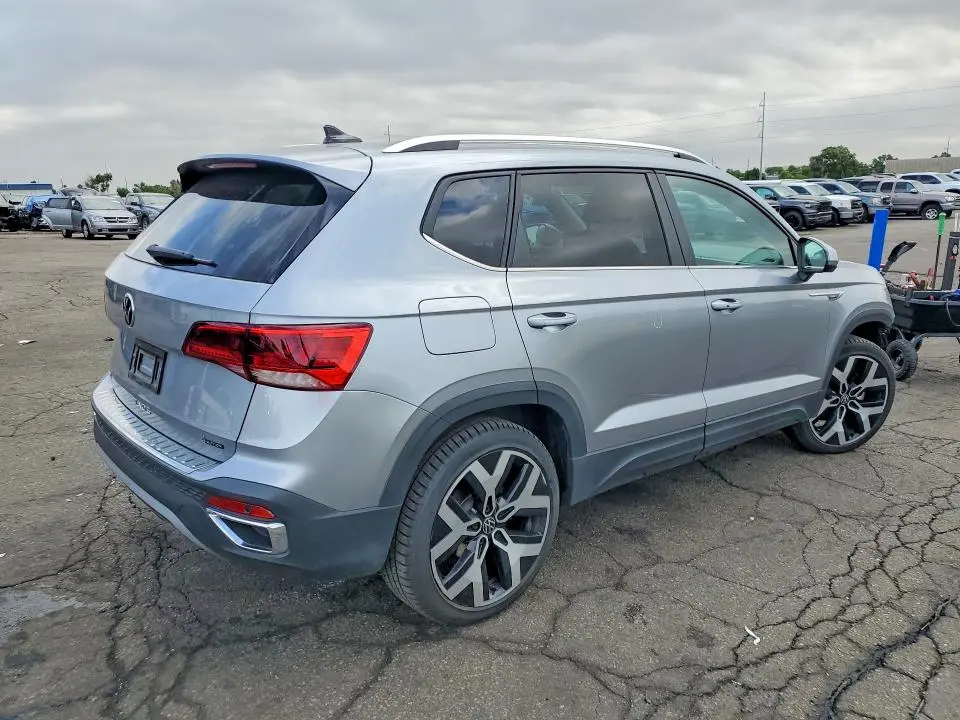 2022 VOLKSWAGEN TAOS SEL  