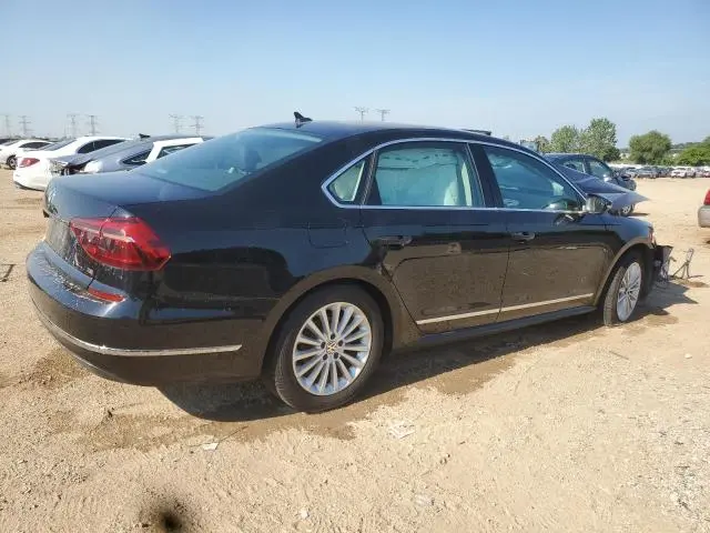 2017 VOLKSWAGEN PASSAT SE  