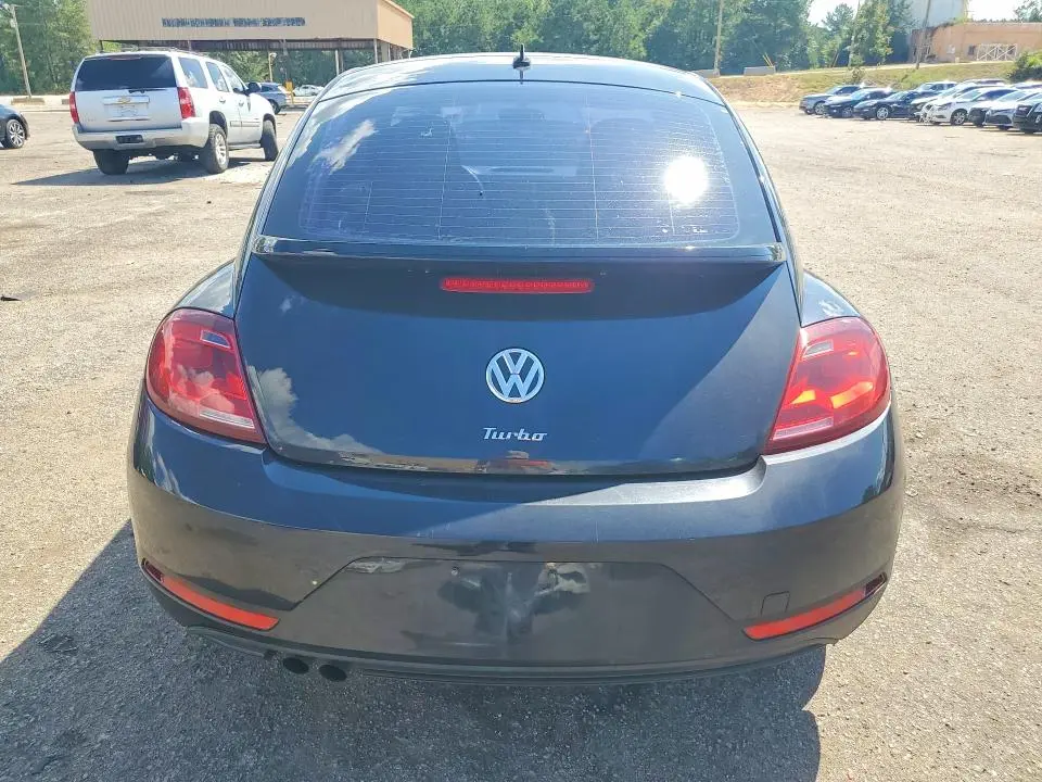 2019 VOLKSWAGEN BEETLE S  