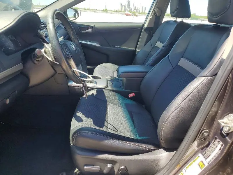 2014 TOYOTA CAMRY SE  