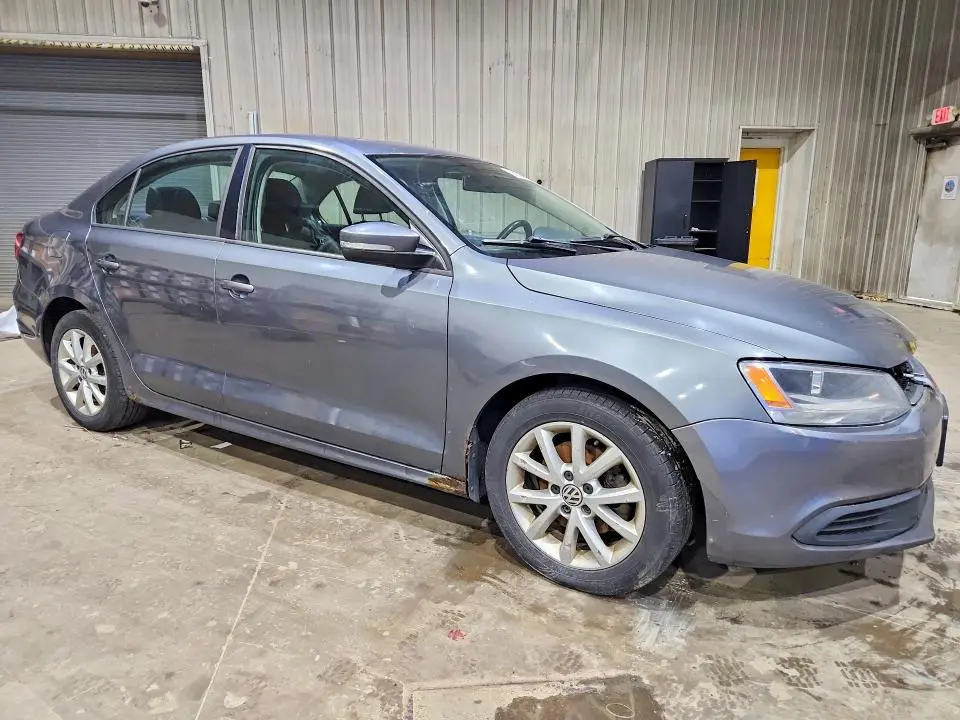 2012 VOLKSWAGEN JETTA SE  