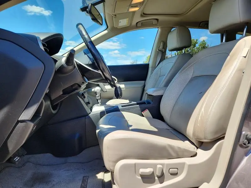 2010 NISSAN ROGUE S  