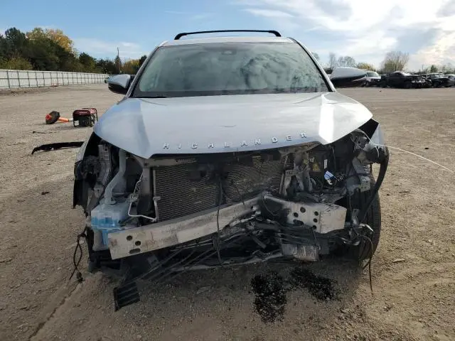 2019 TOYOTA HIGHLANDER LE  