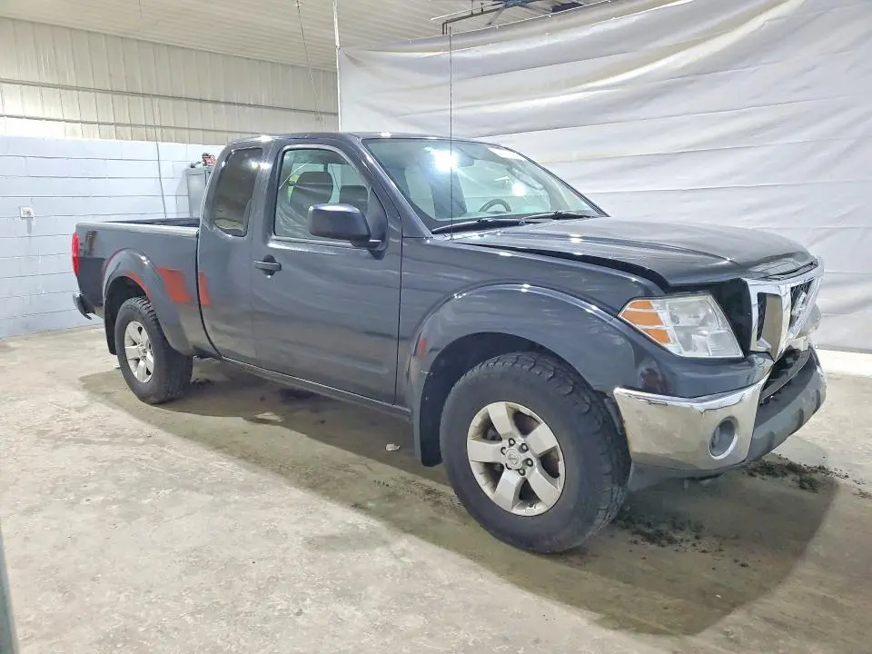 2010 NISSAN FRONTIER SE V6  