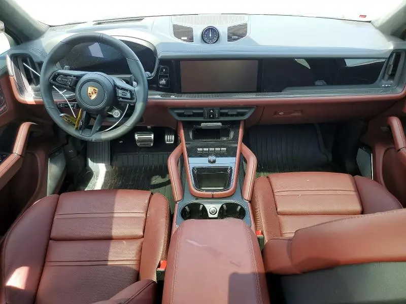 2026 PORSCHE CAYENNE GTS COUPE  