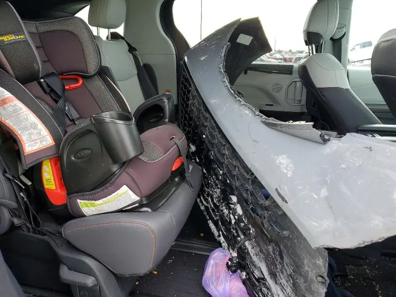 2023 TOYOTA SIENNA XSE  