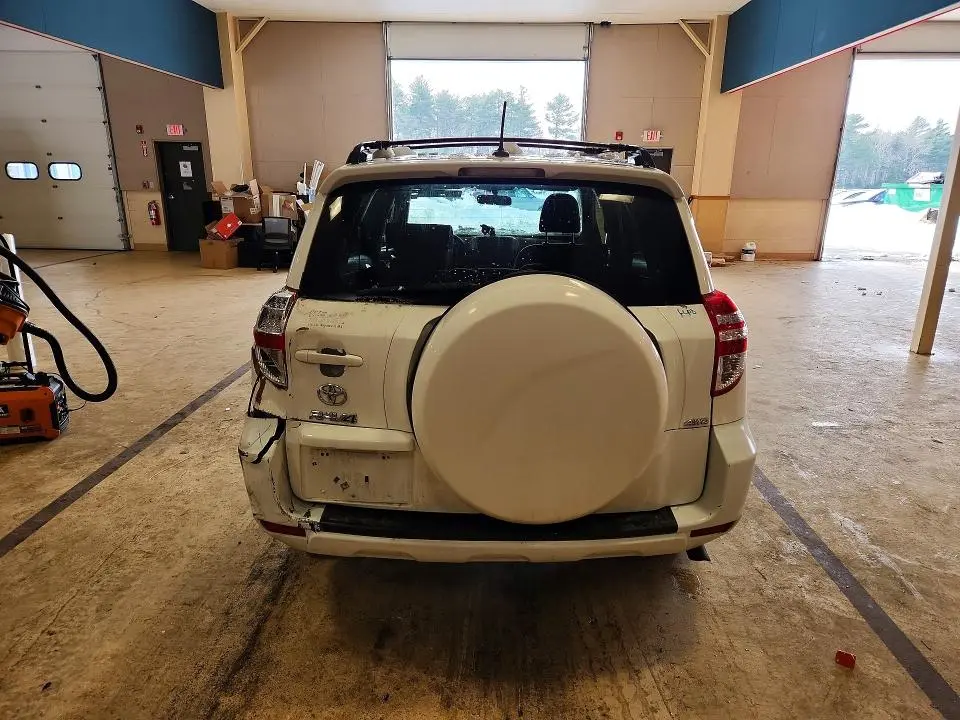 2011 TOYOTA RAV4 BASE  
