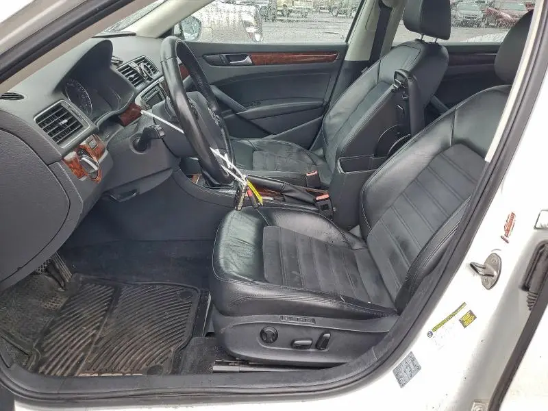 2012 VOLKSWAGEN PASSAT SEL  