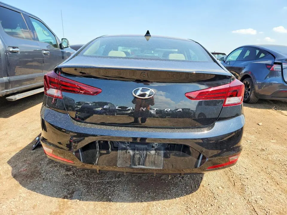 2020 HYUNDAI ELANTRA SEL  