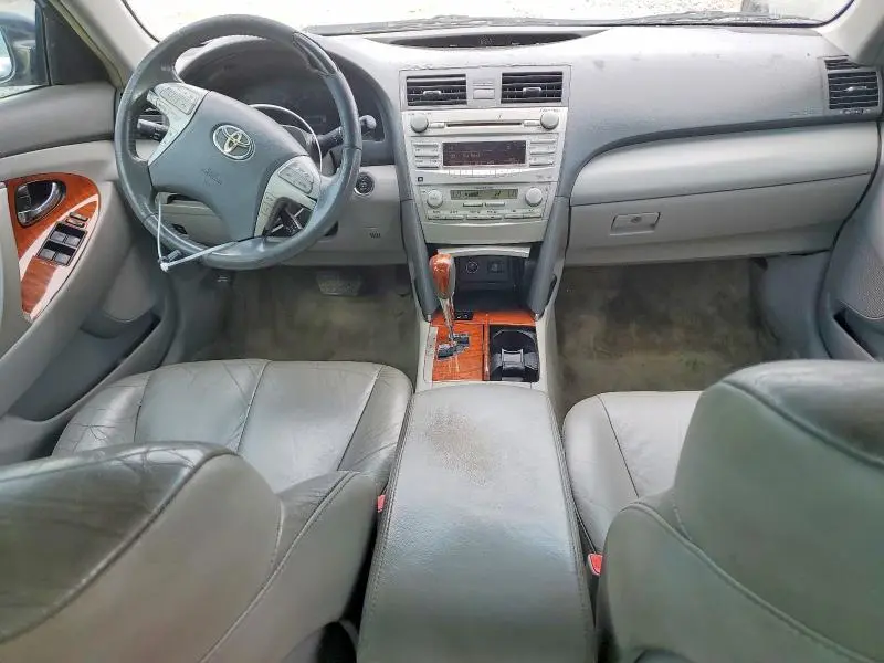 2010 TOYOTA CAMRY XLE V6  