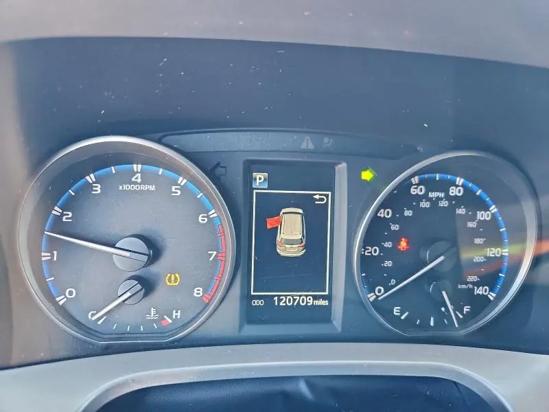 2017 TOYOTA RAV4 XLE  