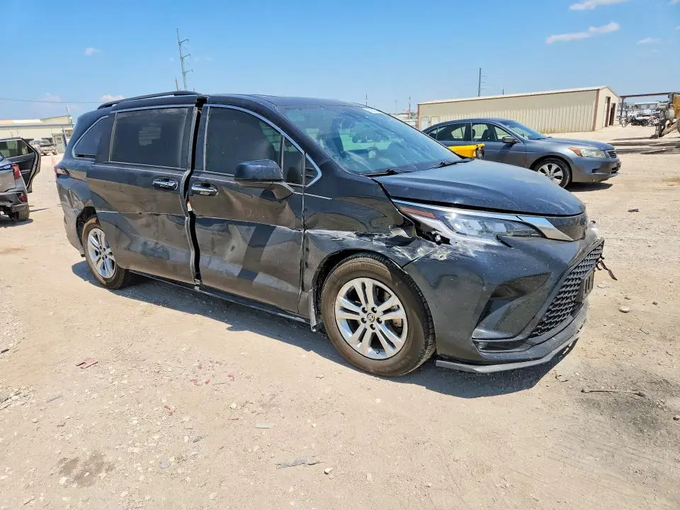 2023 TOYOTA SIENNA XSE 7-PASSENGER  