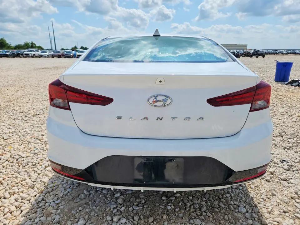 2020 HYUNDAI ELANTRA SEL  