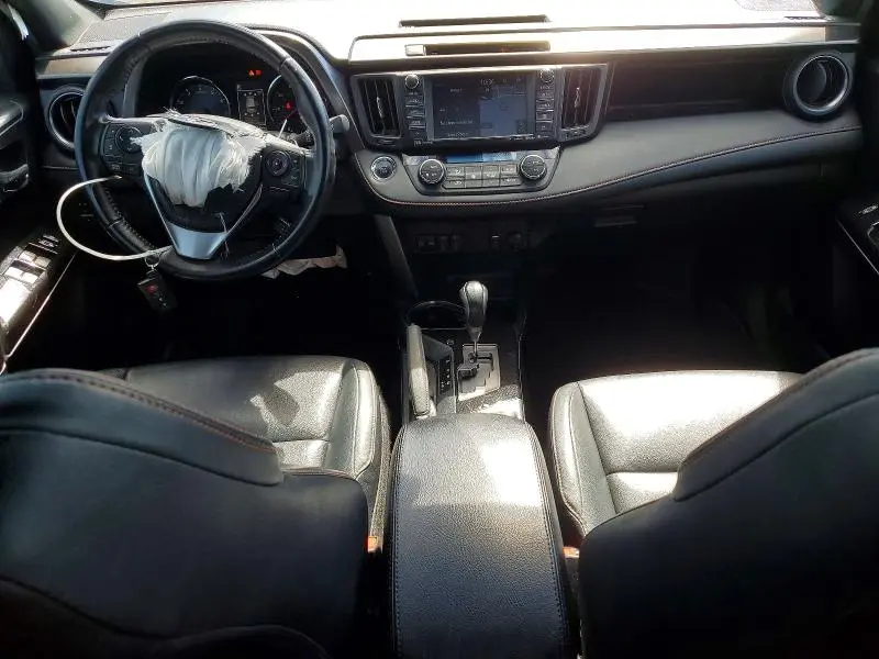 2016 TOYOTA RAV4 SE  