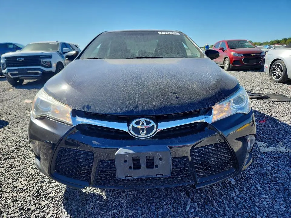 2016 TOYOTA CAMRY SE  