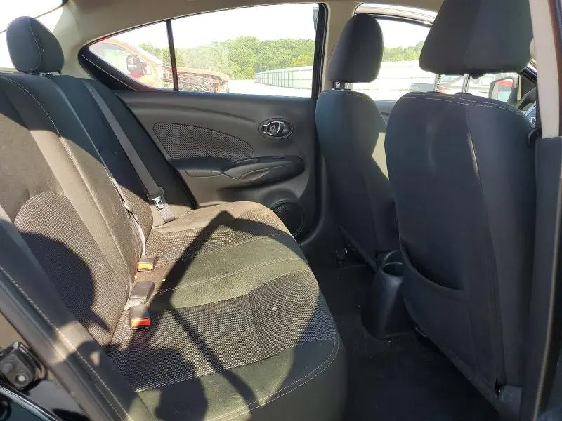 2018 NISSAN VERSA SV  