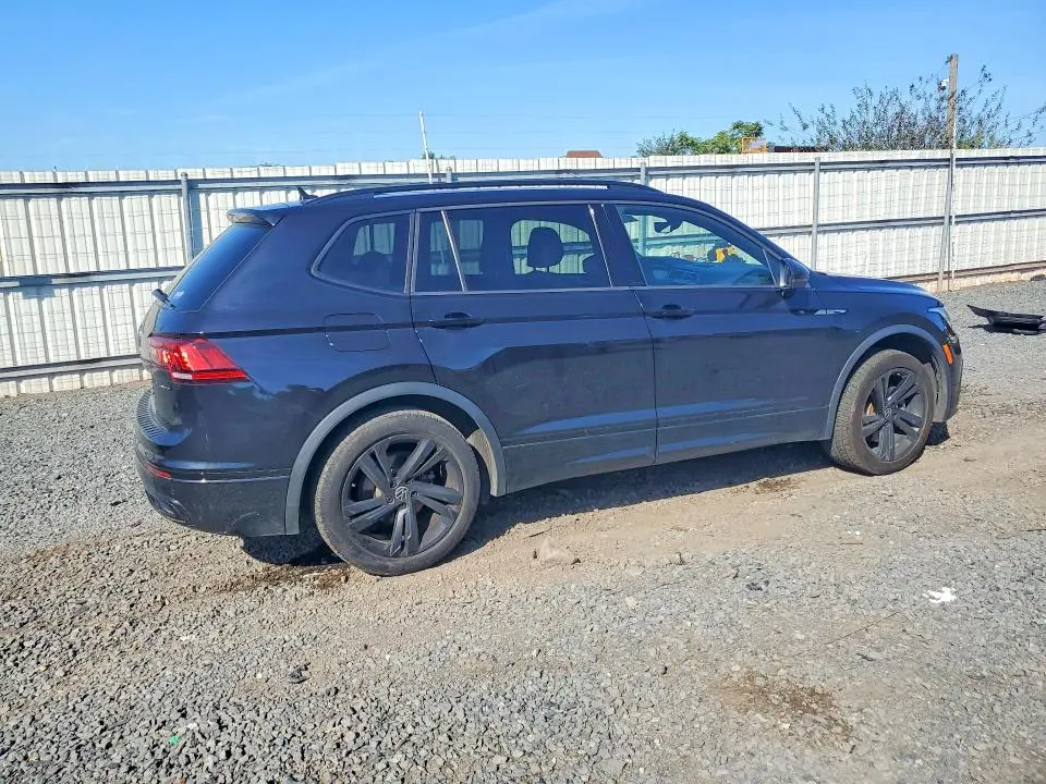 2023 VOLKSWAGEN TIGUAN SE R-LINE BLACK  